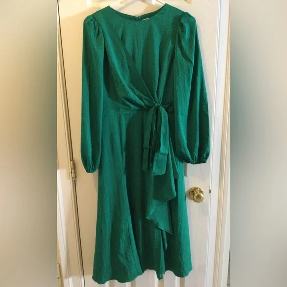 Shoshanna | Dresses | Shoshanna Green Dress | Poshmark